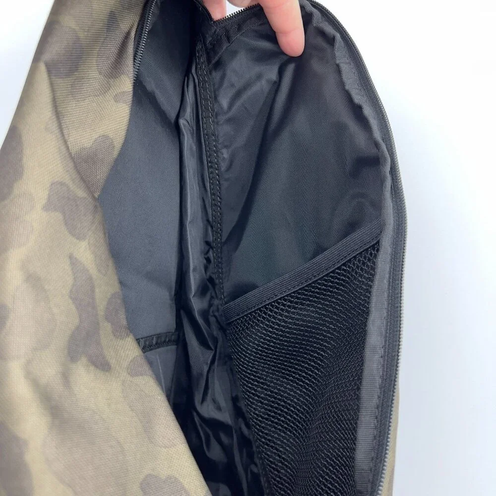 Carhartt Camouflage Sling Backpack Purse With Multiple Compartments & Adjustable - Picture 5 of 7